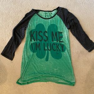 St Patrick’s Day fit! Kiss me I’m lucky jersey top